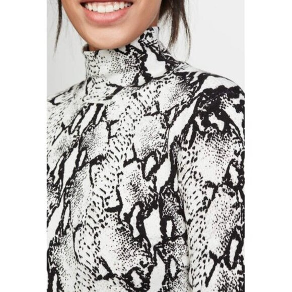 NWT 525 America Python Mock Neck Top, size small - Picture 3 of 10